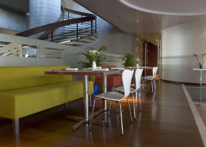 佩斯塔纳公园酒店 酒店